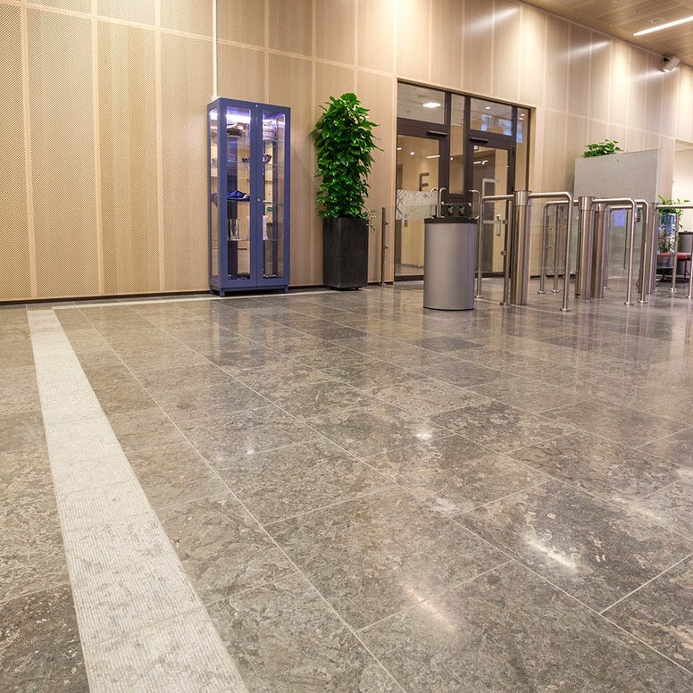 Slipad Gillberga Ljusgrå Hors